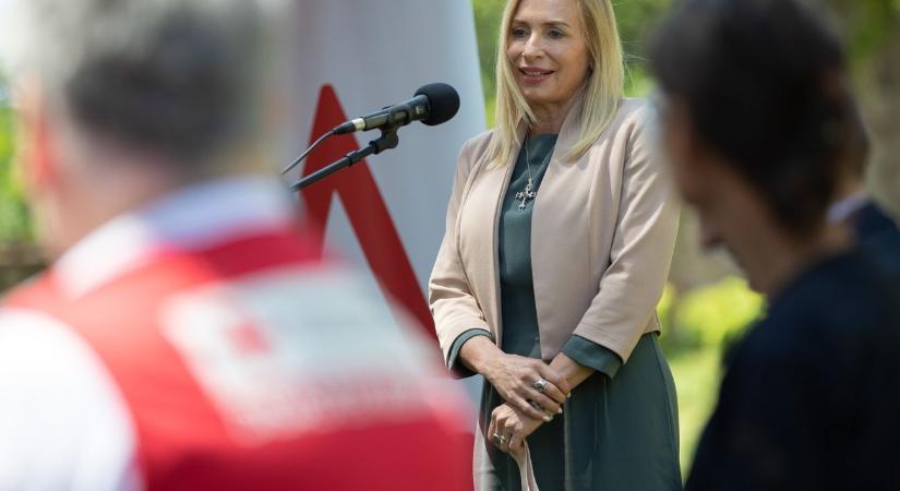 Lemondott az Országos Vérellátó Szolgálat főigazgatója, Bayer Zsolt felesége