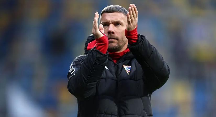 Lukas Podolski befejezi labdarúgó-pályafutását – hivatalos