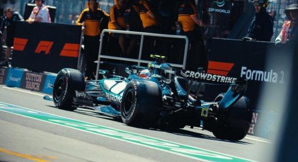 Három piros zászló és Antonelli-vezetés az egyetlen kanadai F1-es szabadedzésen