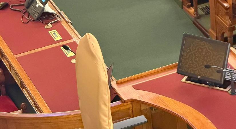 Újabb fejlemények derültek ki a házelnöki székkel kapcsolatban