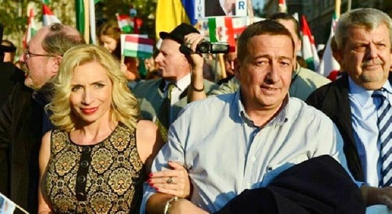 Lemondott posztjáról Bayer Zsolt felesége