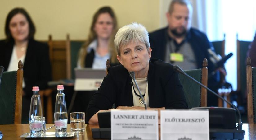 Vizsgálatot rendelt el Lannert Judit egy 45 milliárd forintos tankönyvszerződés ügyében