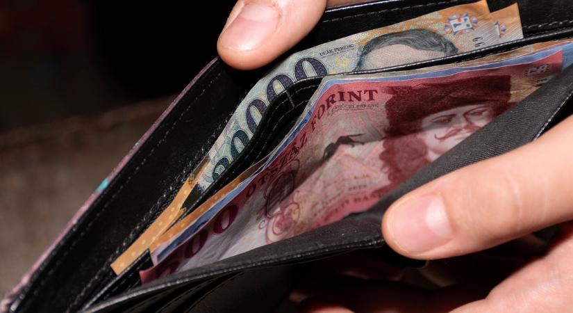 Több ezer nyugdíjas kap pluszpénzt napokon belül: automatikusan érkezik az összeg