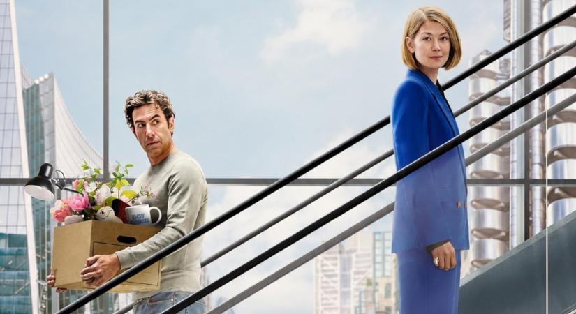 Mától a Netflixen: Sacha Baron Cohen és Rosamund Pike 16-os új vígjátéka hónap egyik legnagyobb dobása!