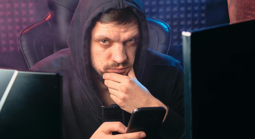 Félelmetes, hogy verik át a mobilhasználókat: rengeteg ember adatai vannak veszélyben
