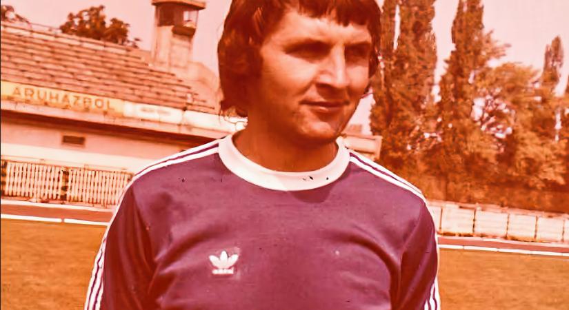 Különös relikviát visz a Balatonra a Videoton legendás focistája
