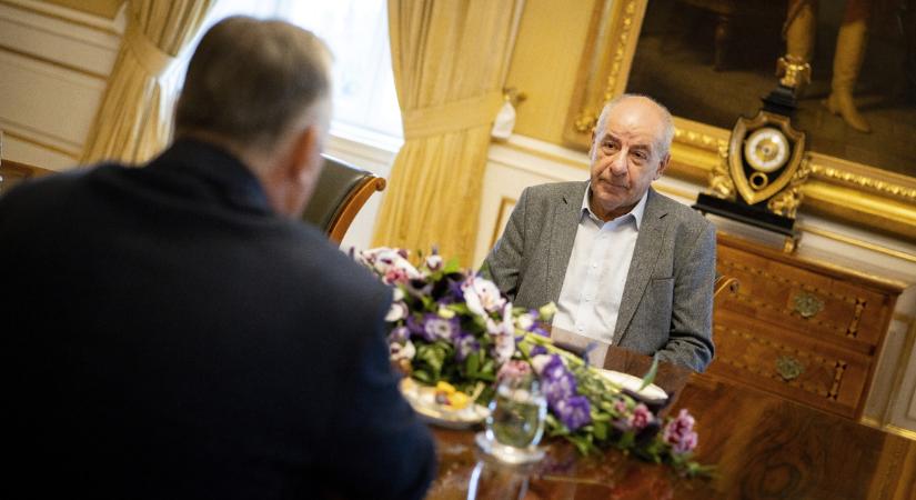 Botrány a Sándor-palotában: Sulyok Tamás a NER mocsarában