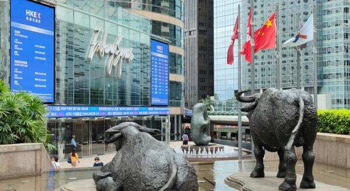Peking bekeményít – Brókercégek kerültek célkeresztbe a külföldre áramló pénzek miatt