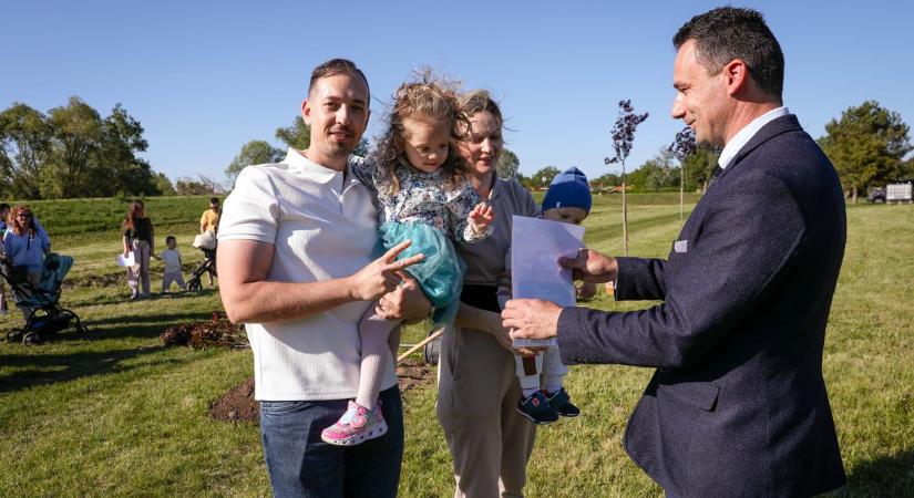 Facsemetékkel ünnepelték a legkisebbeket Hernádkakon - képekkel