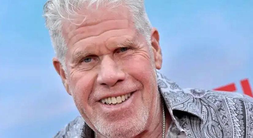 Gyerekként csúfolták, ma pedig egy bombázó a felesége – Nézd meg Ron Perlman párját