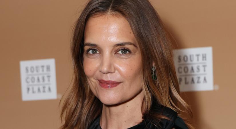 Katie Holmes videója felrobbantotta a netet: így készíti el mindennapi sminkjét a színésznő