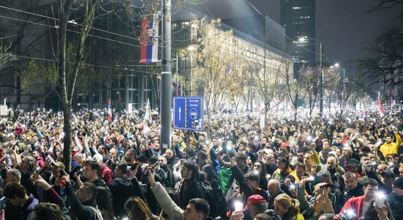 Szombat hajnalban minden vonatot megállítottak Szerbiában