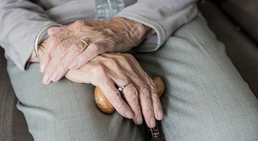 Elborzasztó felmérés az idősekről, azonnali törvénymódosításra lenne szükség