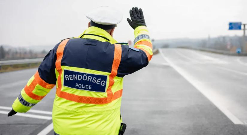 Kilométeres dugók alakultak ki az M1-esen és az M7-esen balesetek miatt