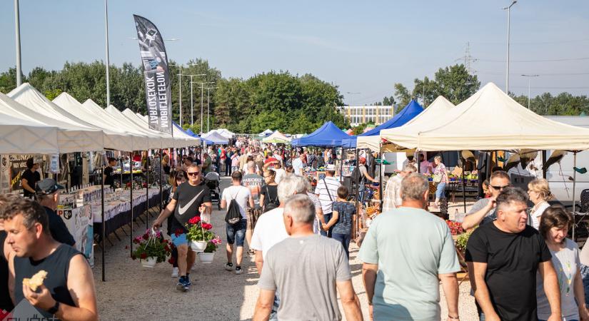 Pünkösdvasárnap is vár az Aréna Piac