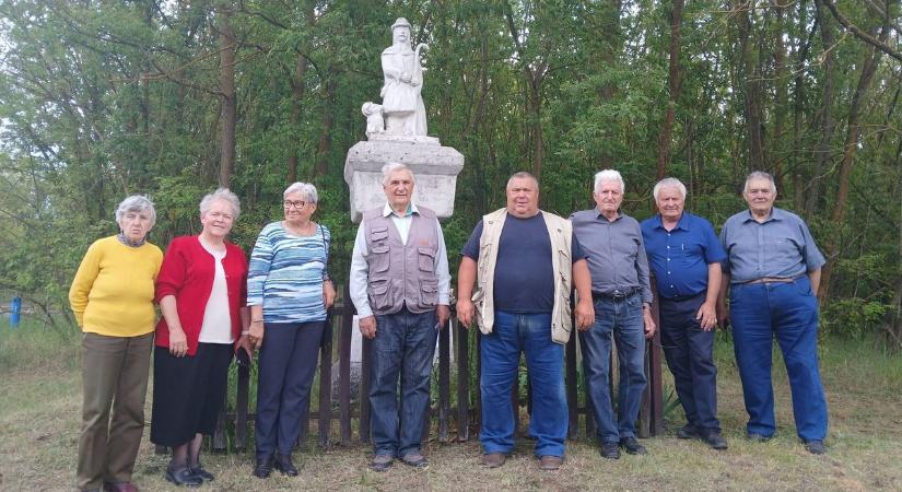 Ahol még őrzik a titokzatos szent emlékét - különleges útra indultak a jászsági zarándokok