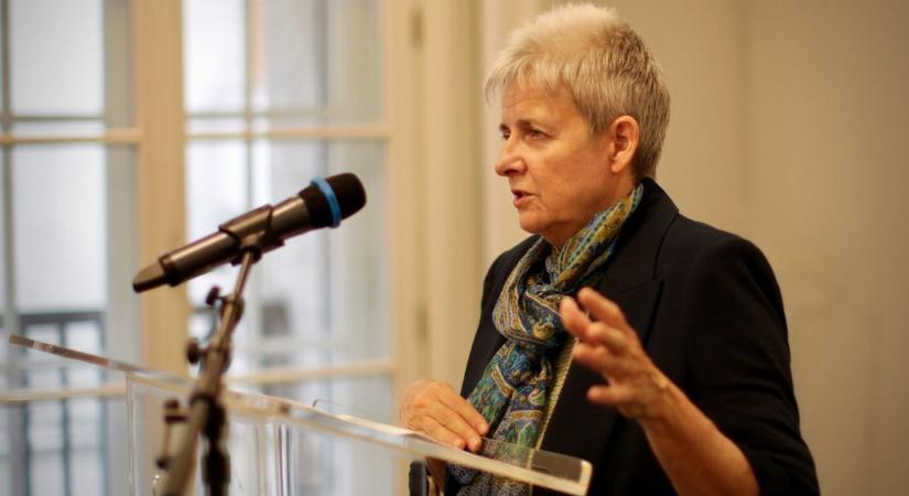 Lannert Judit vizsgálatot indít a 45 milliárdos tankönyvszerződés ügyében