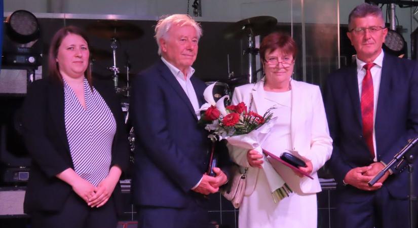 Díszpolgárokat avattak a beledi fesztiválon, Bóna Szabolcs nyitotta meg a rendezvényt - fotók, videó