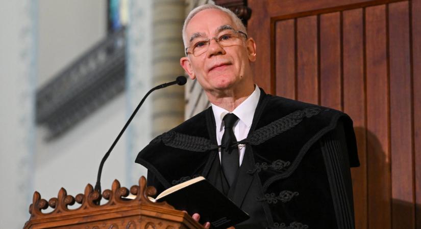 Dől a dominó: Novák Kataln kabinetfőnöke szerint Balog Zoltán református püspök kérte K. Endre kegyelmét