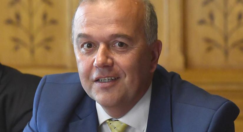 Gaudi-Nagy Tamás feljelenti Magyar Pétert, a miniszterelnök három smiley-val reagált