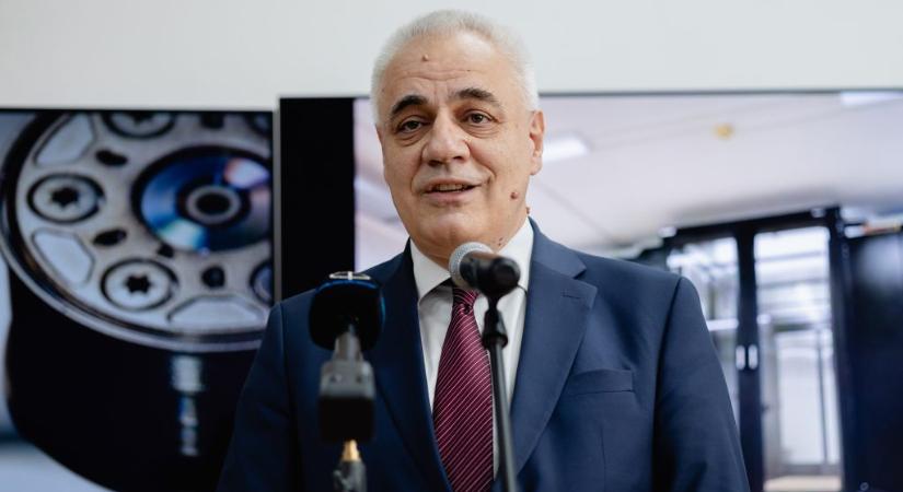 Megszavaztatja a kutatóközpontok jövőjét az ELTE rektora, de ez nem mindenkinek dolgozónak tetszik