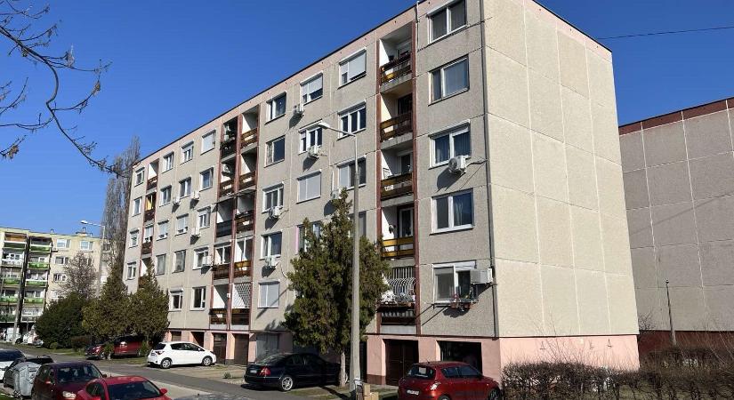 Véget ért a panelláz, látványosan mennek lejjebb az árak