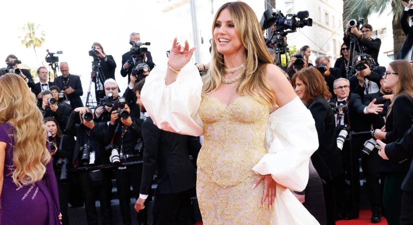 Nem tudsz máshova nézni: Heidi Klum keblei mindenről elterelik a figyelmet