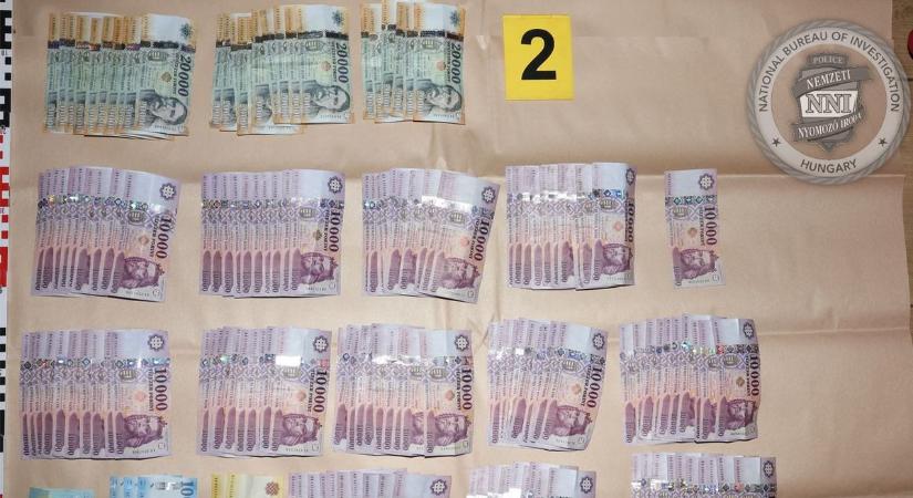 15 éves lány porciózta a drogot - lecsapott a TEK az enyingi drogbandára (video)