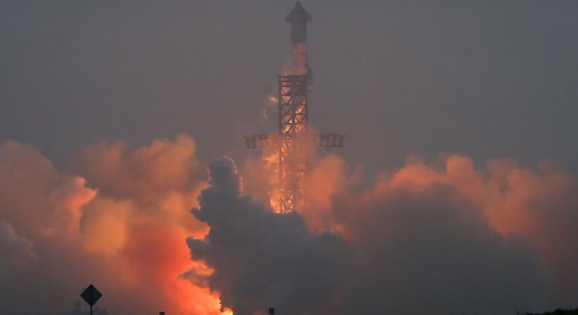 Felrobbant a Space-X űrrakétája az Indiai-óceánnál, videón az apokaliptikus jelenet