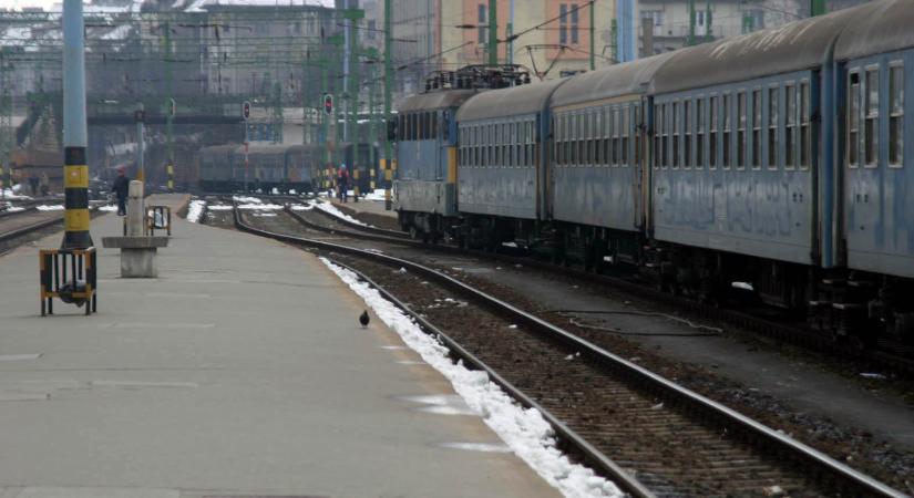 Kritikus a vasút helyzete, a szakszervezet kitálalt