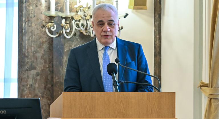 Az ELTE rektora véleménynyilvánító szavazást ír ki a hozzájuk csatolt kutatóközpontok sorsáról
