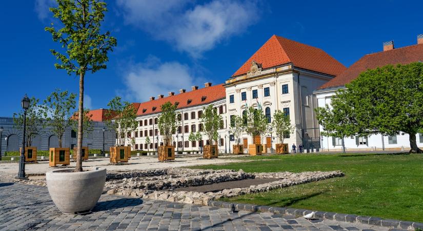 A Karmelitánál pompásabb helyeken dolgoznak más kormányfők (Képek!)