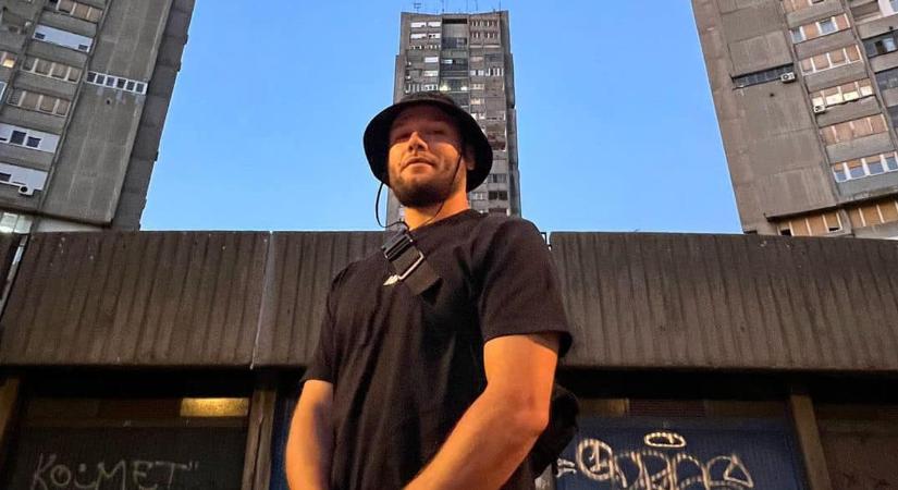 Fehérorosz rapper a fővárosban: drónok, lovas és kutyás egységek a helyszínen