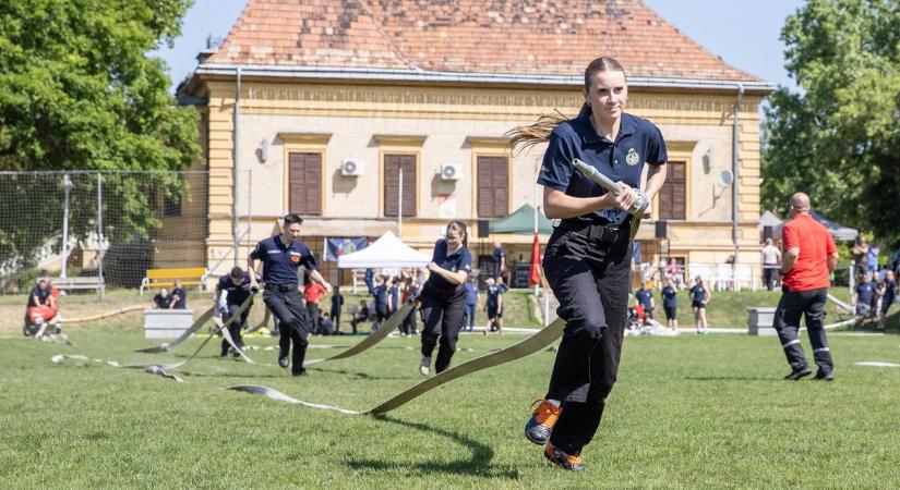 Kivonultak a tűzoltók - 140 éves jubileumot ünnepeltek (VideóGaléria)