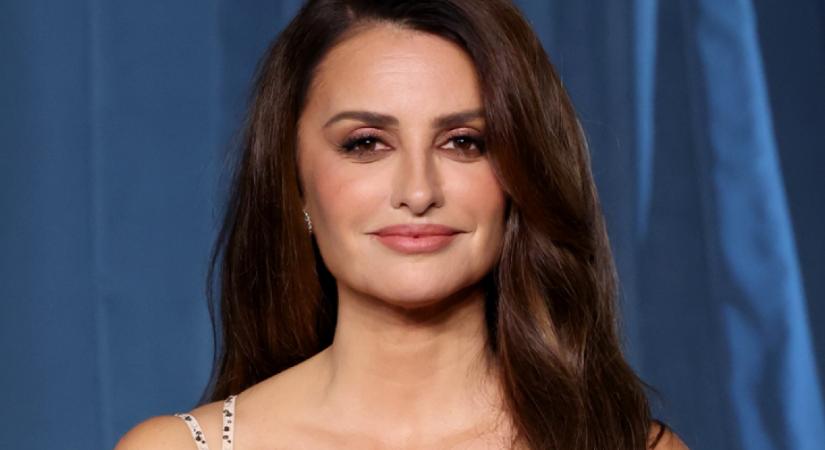 Csak pislogunk: Penélope Cruz új frizurára váltott, szebb, mint valaha