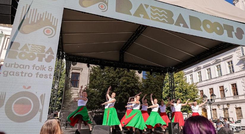 Igazi urban folk és gasztroélmény Győr szívében - Sok fotón és videón mutatjuk a RábaRoots fesztivált