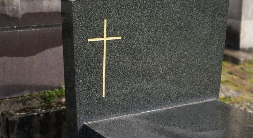 Lejárt sírhelyek újraváltása a döri temetőben