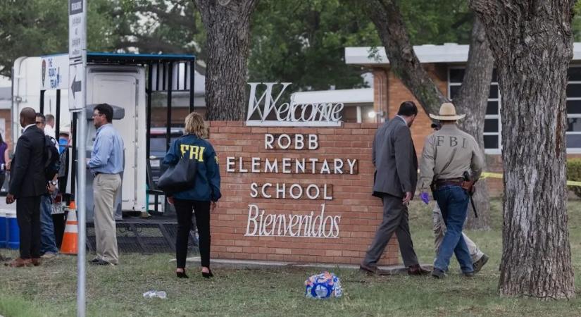 19 gyerek halt meg, miközben a rendőrök kint vártak – az uvalde-i tragédia részletei