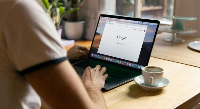 Jön az AI-jal turbózott Google-kereső