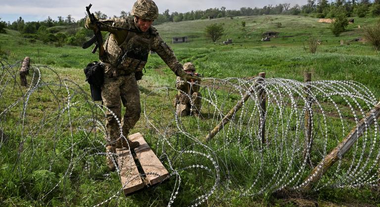 The Atlantic: Putyin már nem tudja eltitkolni az oroszok elől az ukrajnai katasztrófát - Oroszország háborúja Ukrajnában – az Index vasárnapi hírösszefoglalója