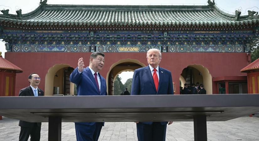 Donald Trump és Hszi Csin-ping óvatosan dicsérte és méregette egymást a pekingi csúcstalálkozón