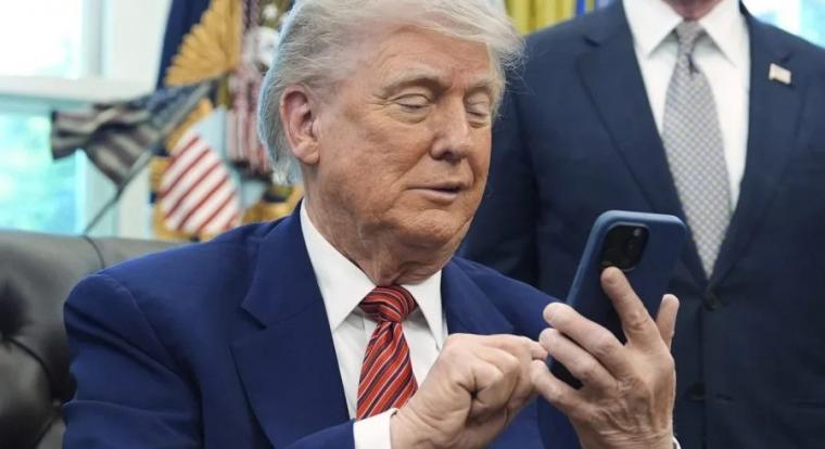 Donald Trump a lehető legundorítóbban reagált Colbert utolsó műsorára