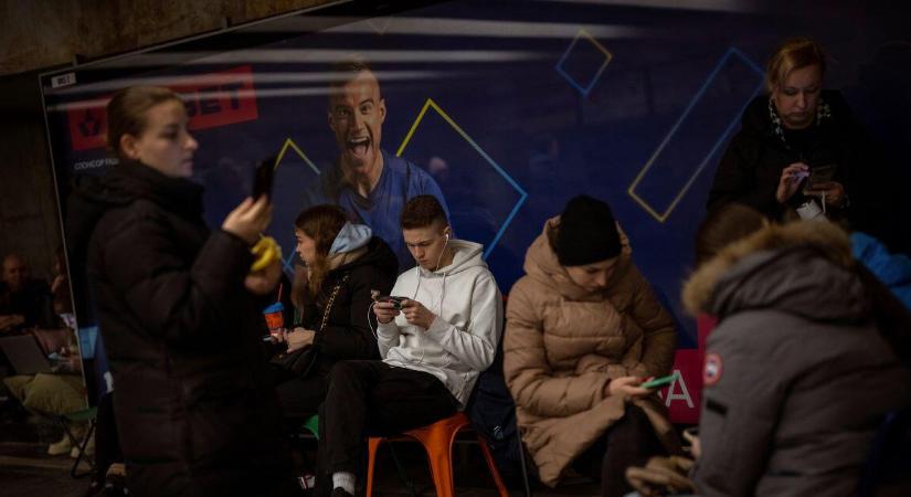 Orosz csapásokkal indult a vasárnap Kijevben