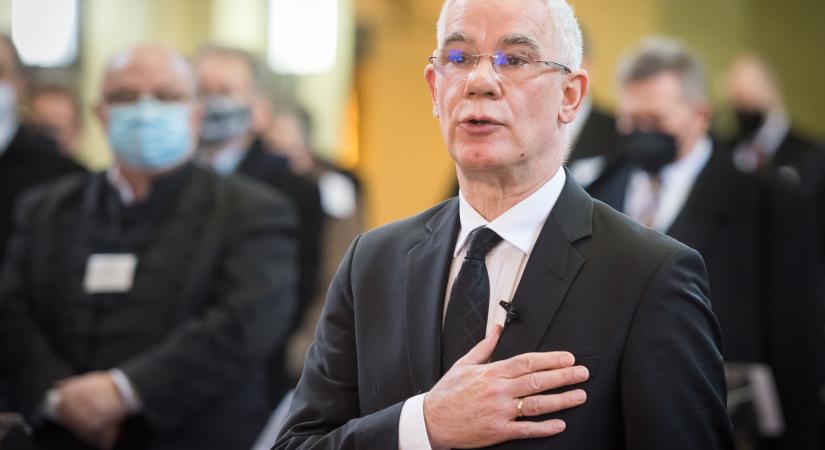 Vért izzadnak, hogy Orbán Viktort belekeverjék a Novák-ügybe