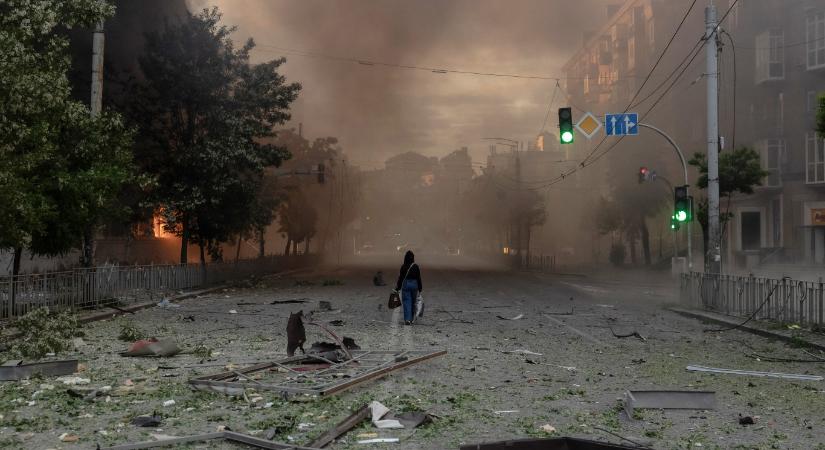 Masszív orosz légitámadás érte éjjel Kijevet, a város minden kerületét bombázták, halálos áldozat is van