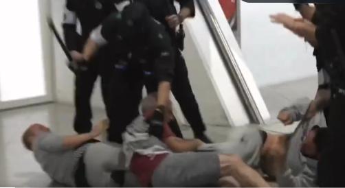 A spanyol rendőrség hazatérő flottilla-aktivistákat vett őrizetbe – Izrael ironikusan reagált
