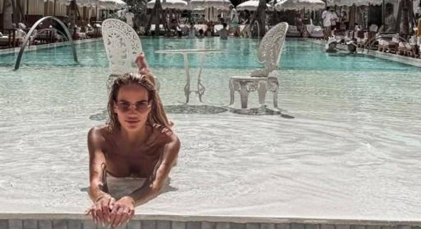 Ez ám a luxus! Falatnyi bikiniben villantott tökéletes alakot Zimány Linda Miami Beachen