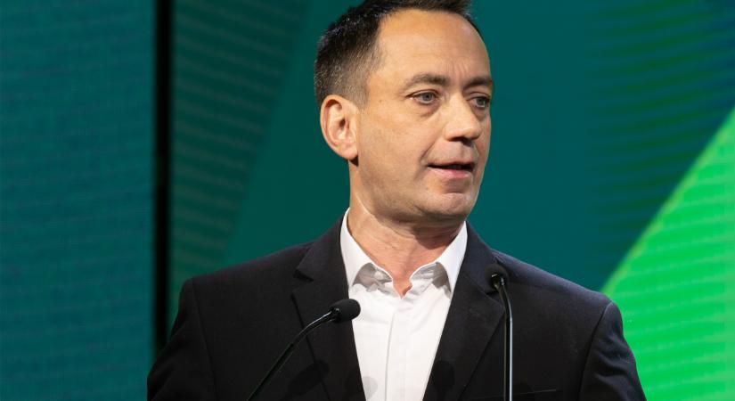 Csoma Botond: Ide figyelj, te otromba, sovén Tanasă!