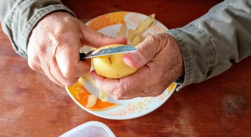 Így pucolták nagyanyáink a krumplit akkor, amikor még semmi nem ment kárba