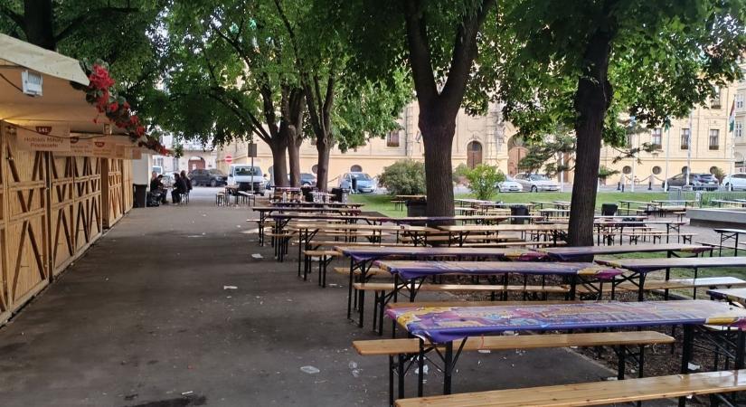 Brutális szeméttenger fogadta hajnalban a Szegedi Borfesztivál takarítóit